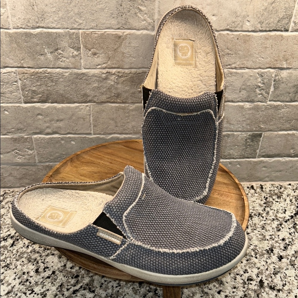 Gecko man size 10 Gray Suede Slip-On Loafers with Durable Sole